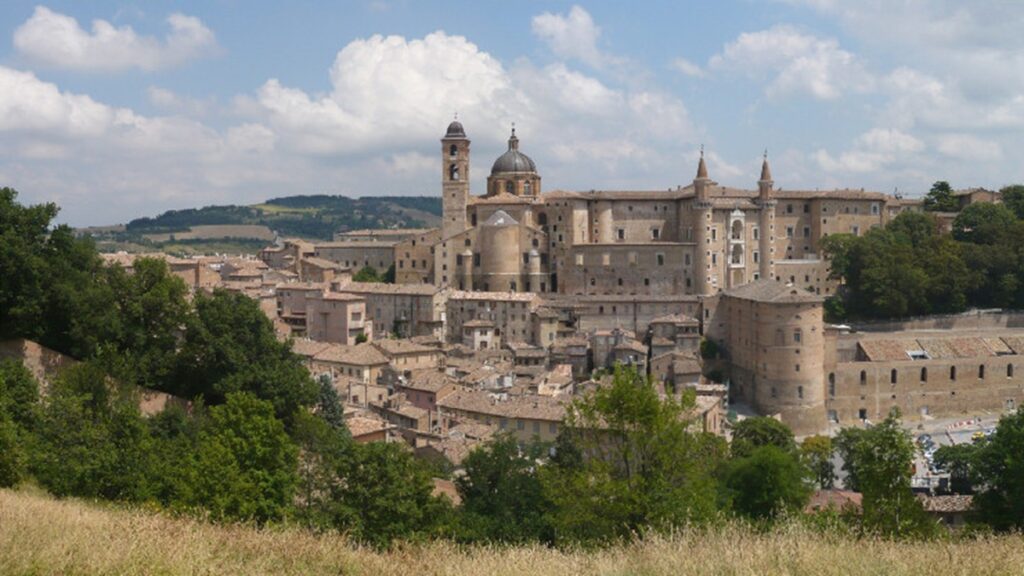 Urbino-1024x576 Città d'Europa: tra le 20 migliori, 11 sono in Italia