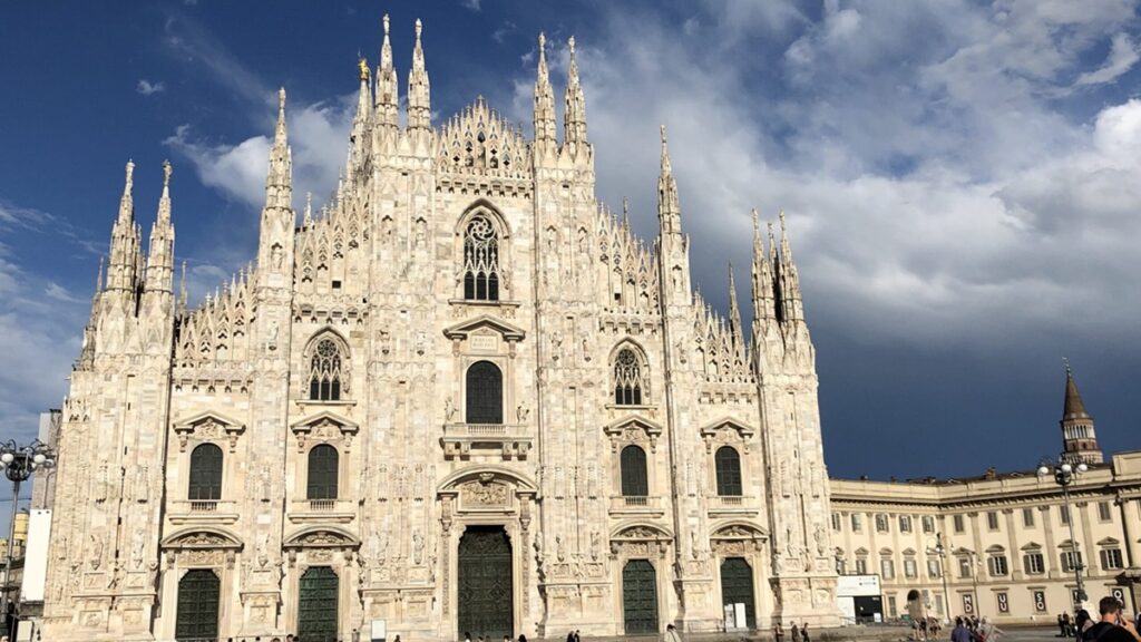 duomo-di-milano-1024x576 Opera Cardinal Ferrari: “VINTAGE ALL’OPERA”, Milano Aiuta