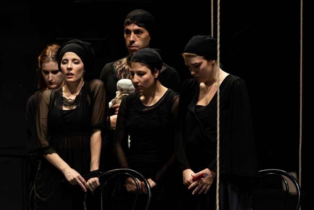 La-casa-di-Bernarda-Alba_11-1024x683 MTM Teatro Litta: la casa di Bernarda Alba, dall'8 ottobre